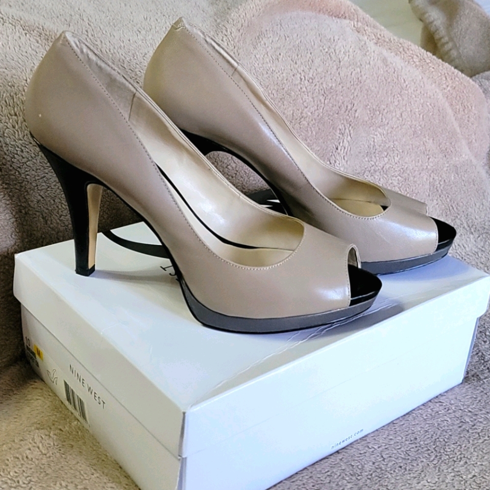 Nine West peep toe heel